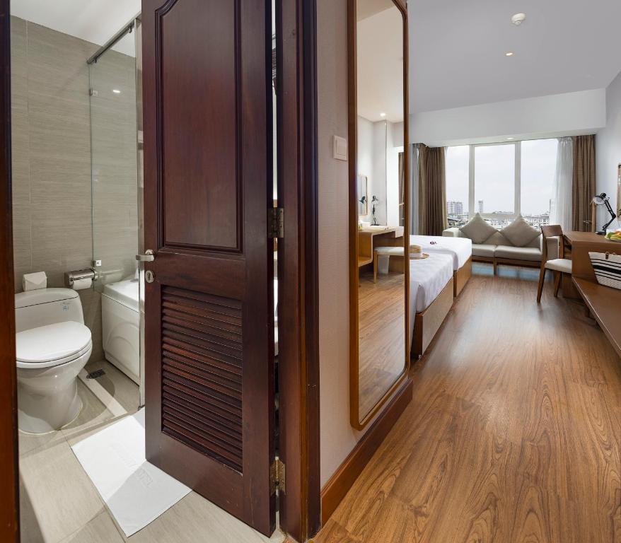 Gentle Sunshine Twin Room