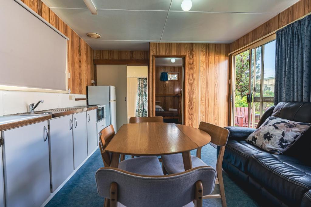 Kuchyň nebo kuchyňský kout v ubytování BIG4 Tassie Getaway Park Stanley
