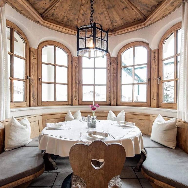 Posedenie v ubytovaní Hotel Gasthof Perauer