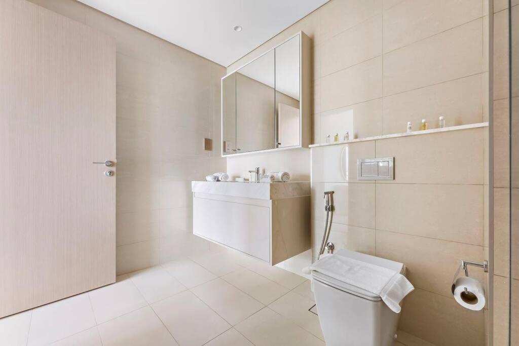 Fotografie z fotogalerie ubytování Luxe Burj Royale 2BR with Burj Khalifa View v Dubaji
