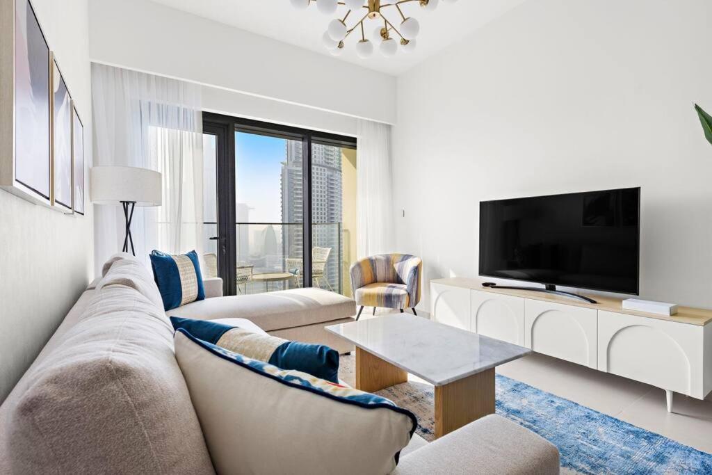 Fotografie z fotogalerie ubytování Luxe Burj Royale 2BR with Burj Khalifa View v Dubaji