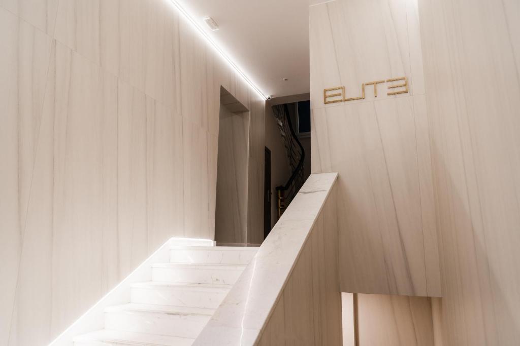 ELITE APARTMENTS - 2