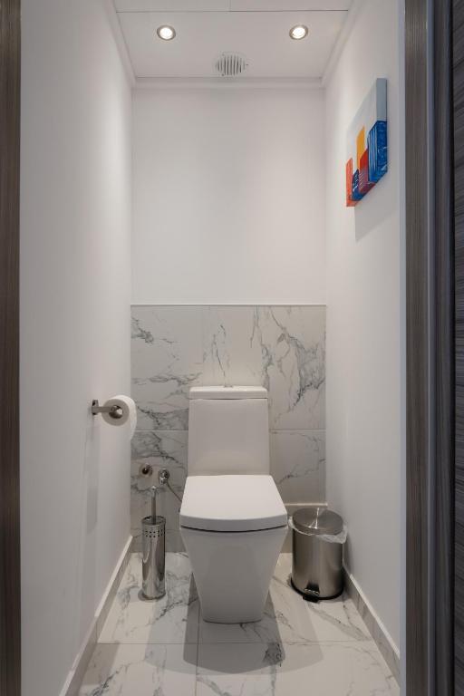 ELITE APARTMENTS - 1