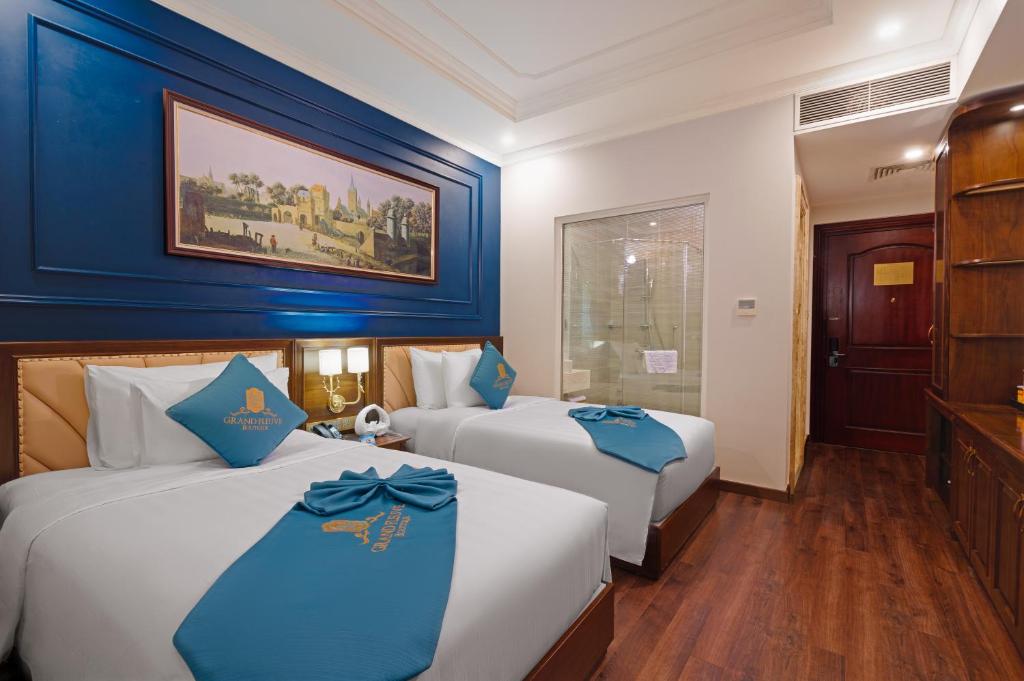 Grand Fleuve Boutique - 5