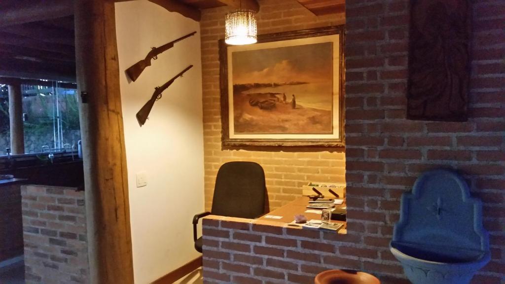  Gidu House
