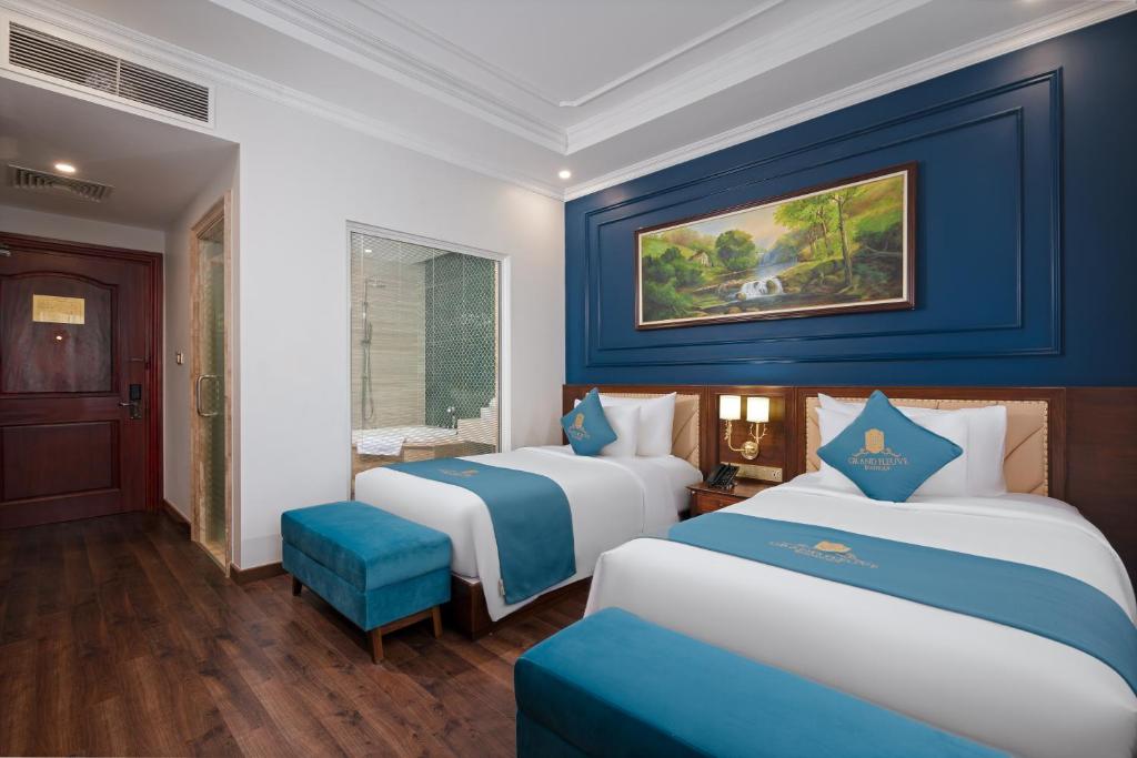 Grand Fleuve Boutique - 14