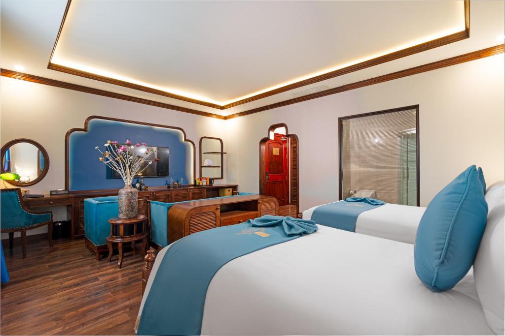 Grand Fleuve Boutique - 19