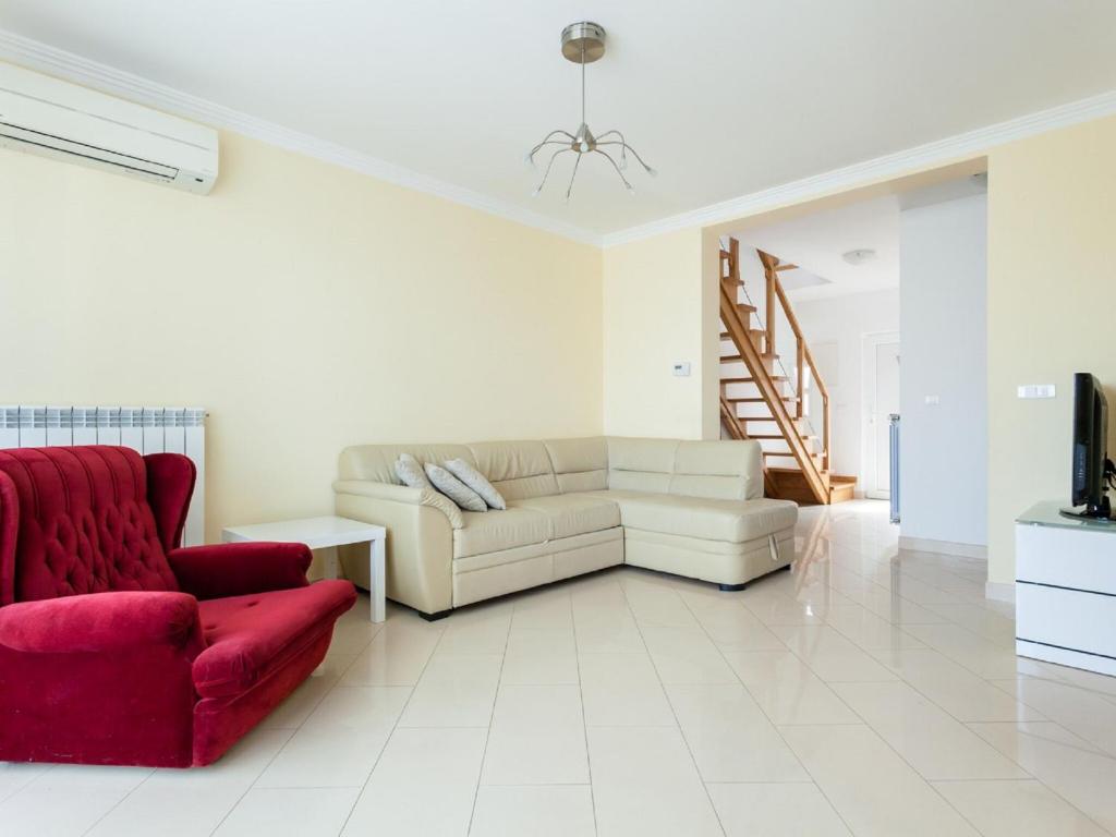 Fotografie z fotogalerie ubytování Modern Apartment in The Croatian Islands with Terrace v destinaci Malinska