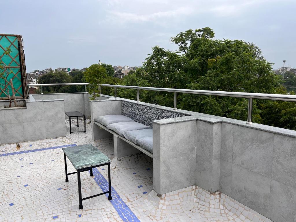 Balkón nebo terasa v ubytování TicAna Apartments with all amenities lake view & terrace garden Ac Kitchen wifi