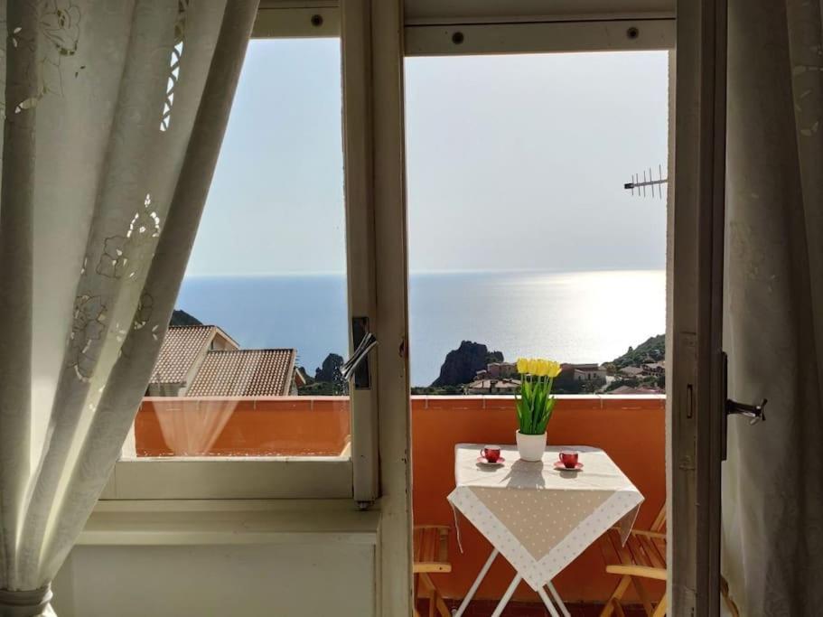 Villa Mariuccia a Nebida - Lussuoso Appartamento Vista Mare