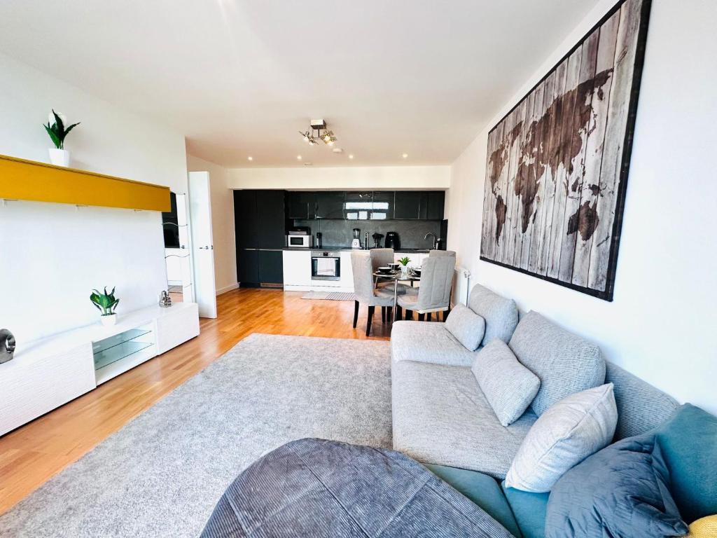 London 2 Beds Flat Next to the City, London (updated prices 2024)