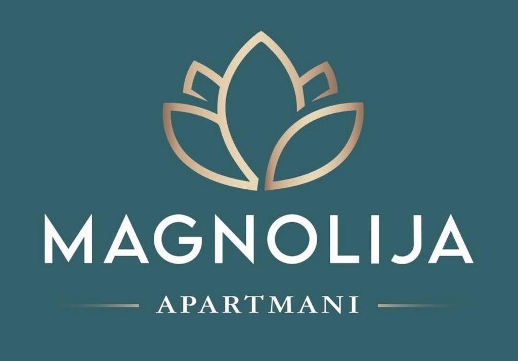 een logo voor een restaurant margaritaarmaarma experiment bij Magnolija in Široki Brijeg