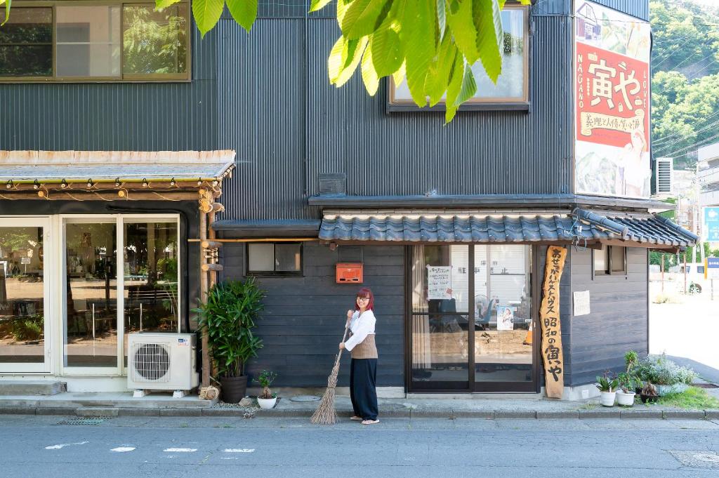 Hosté ubytování おせっかいゲストハウス 昭和の寅や