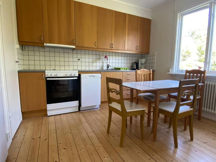 Kuchyň nebo kuchyňský kout v ubytování Stor etta på lugna söder