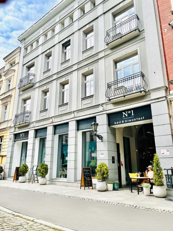 No1 bed&breakfast lounge, Leszno (updated prices 2024)