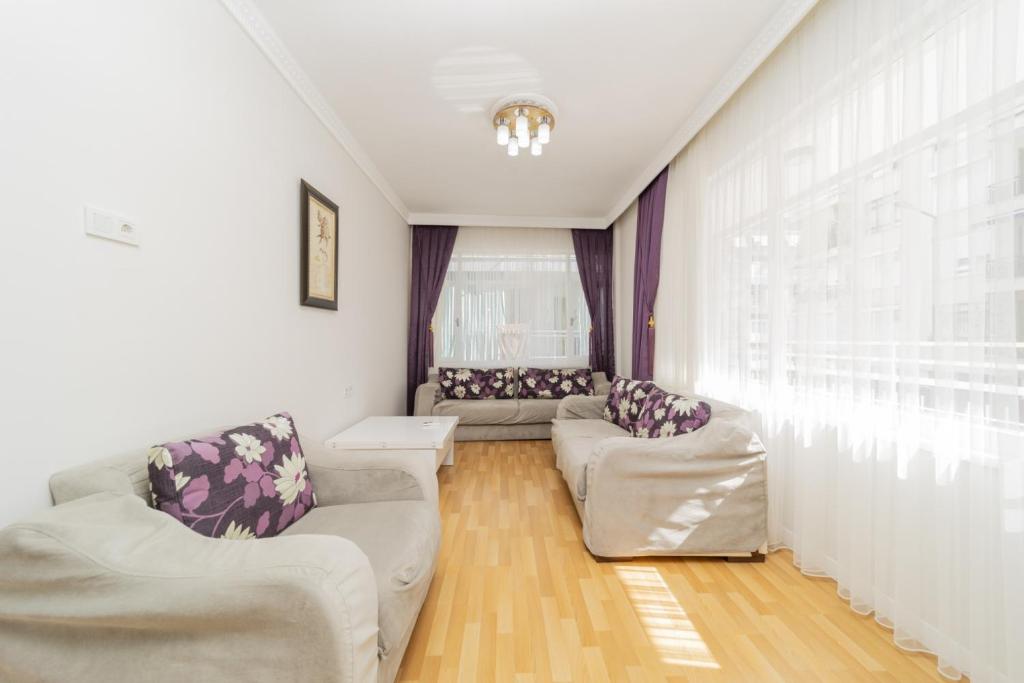 Gallery image of Chic Flat w Balcony 3 min to Beach in Antalya in Antalya