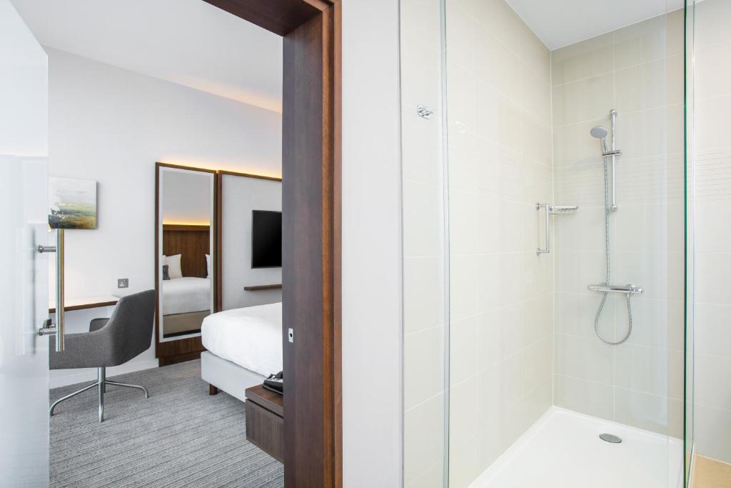 Courtyard by Marriott Edinburgh West - 