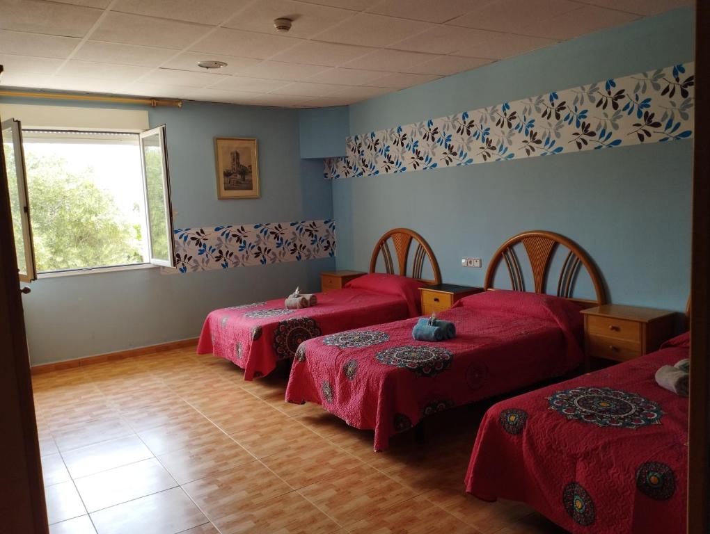 Hostal Restaurante LA CEPA - Habitación Triple Con Baño Privado