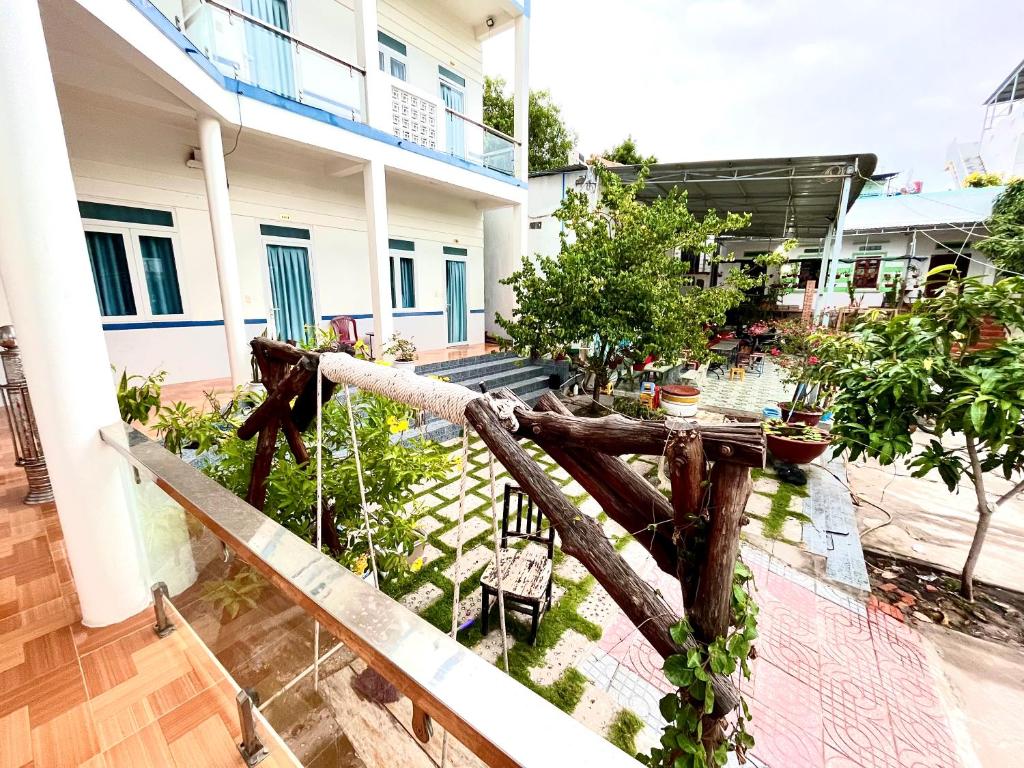 Ban công/sân hiên tại Minh Khoi Guest House