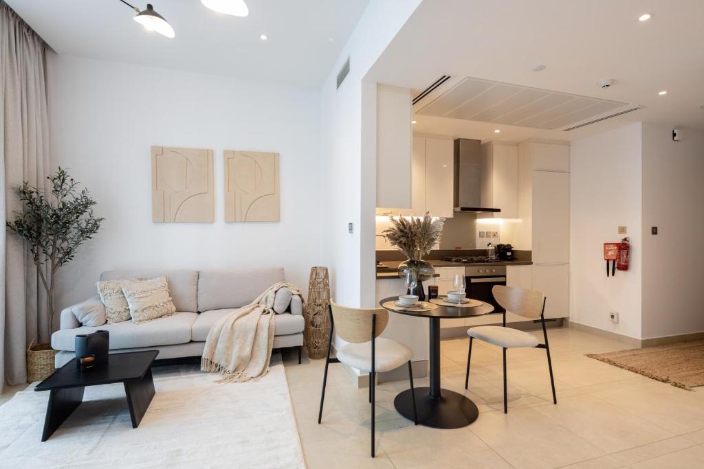 COLIFE Fully Furnished Apartment in Marina Gate 2 tower 81