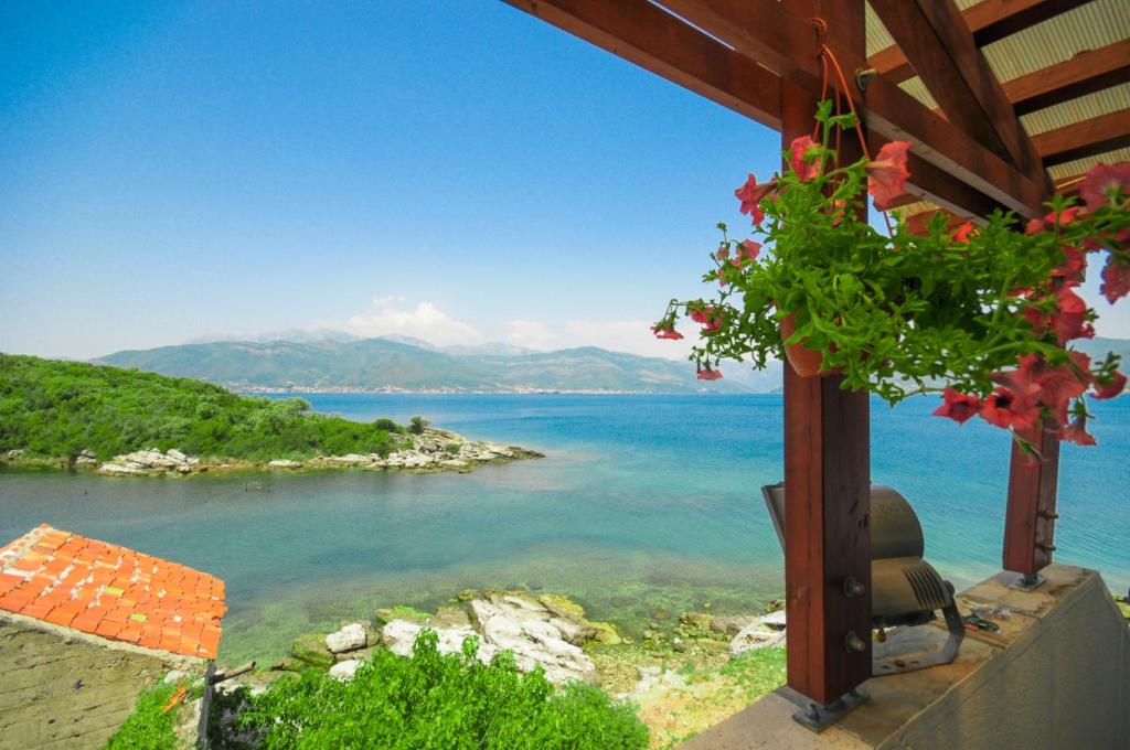 Luxury Sea Residence by Kristina - 11