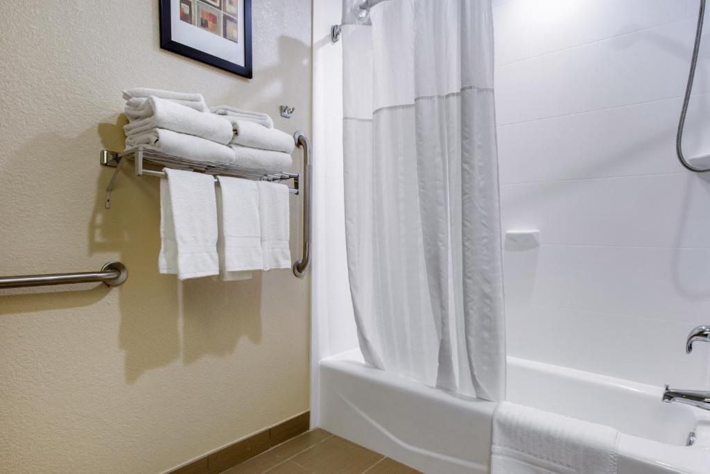 Comfort Suites Lafayette University Area photo