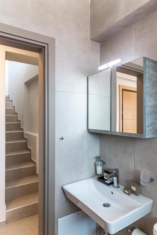 Cubes Living Athens Goudi - 9