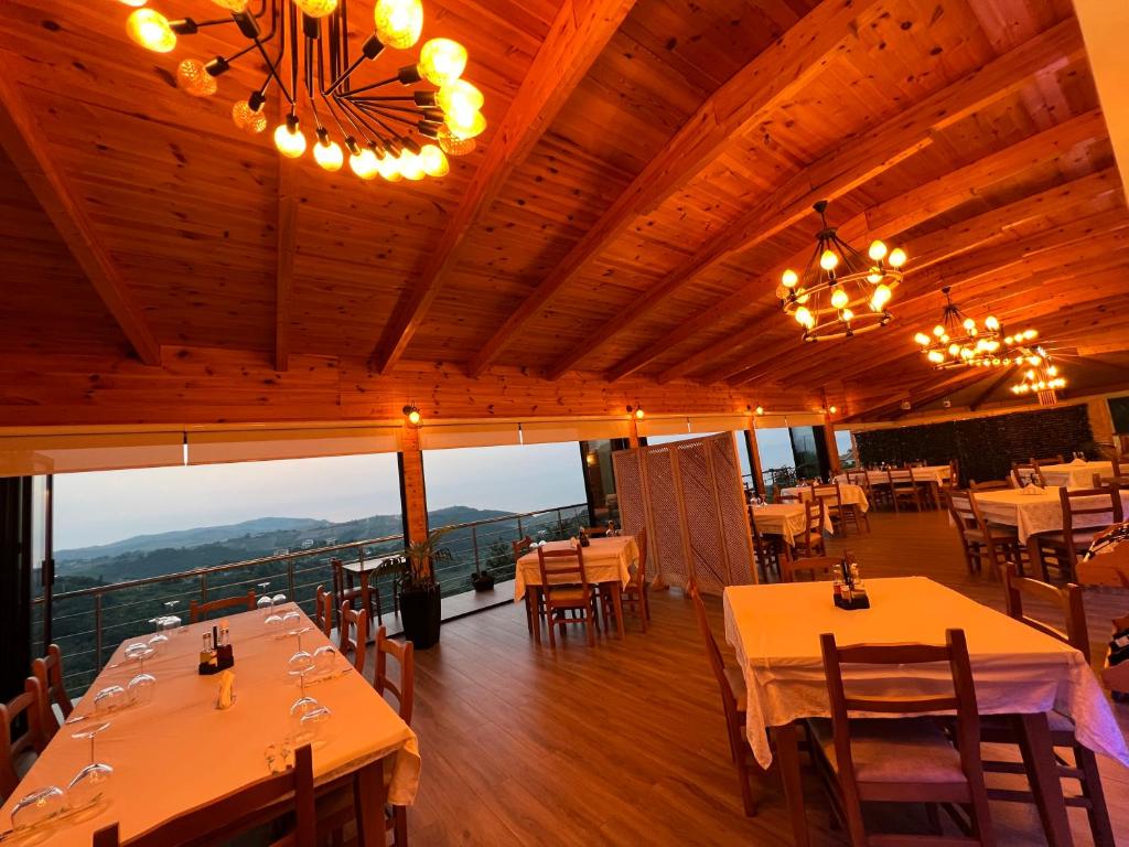 Restorant Hotel Xheni (Albanien Durrës)