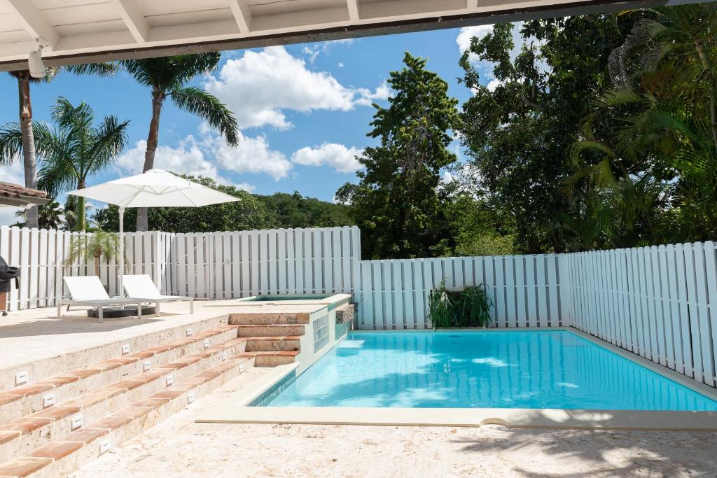 Family-Friendly 4-Bedroom Golf Villa with Private Pool, Jacuzzi, and Golf  Cart, La Romana – päivitetyt vuoden 2023 hinnat