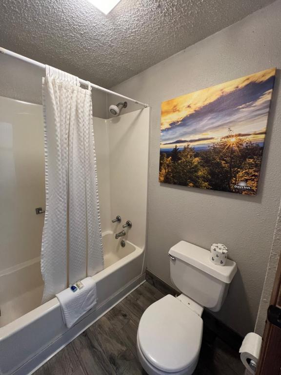 Days-Inn by Wyndham Liverpool-Syracuse - Deluxe King Room - Non-fumeur