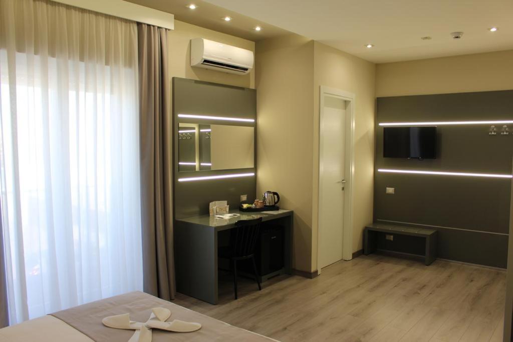 HOLYGOLD Suite **** - King Suite With Balcony