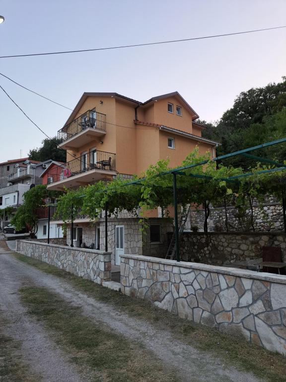 Zgrada u kojoj se nalazi apartman