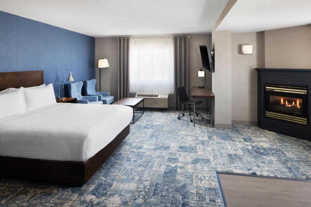 Four Points by Sheraton Edmonton South