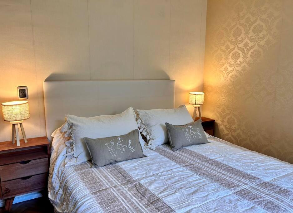 Una cama o camas en una habitación de Grand apartment in Recoleta