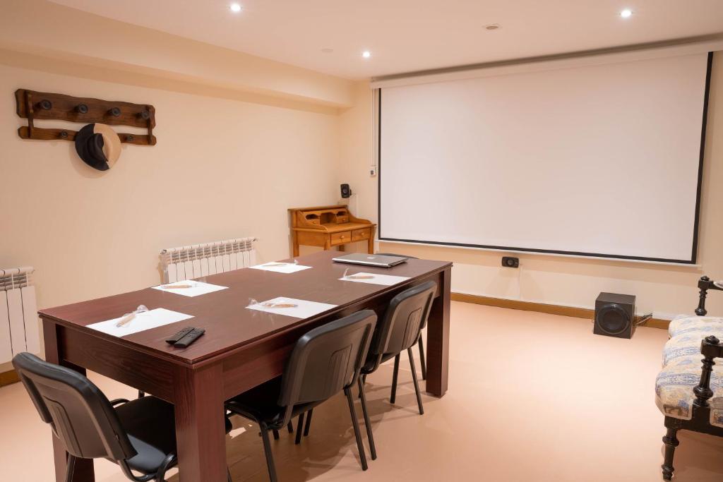 Konferenční prostory v ubytování HOTEL POSADA LaS RETAJAS
