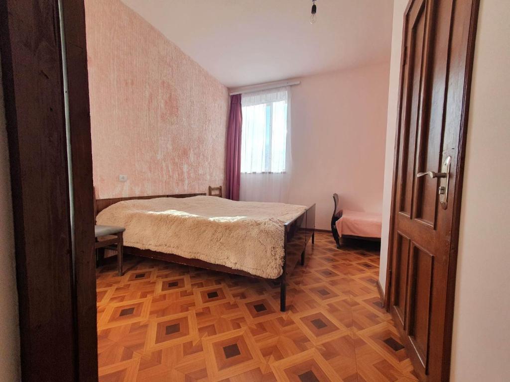 Postel nebo postele na pokoji v ubytování Moreni Guest House