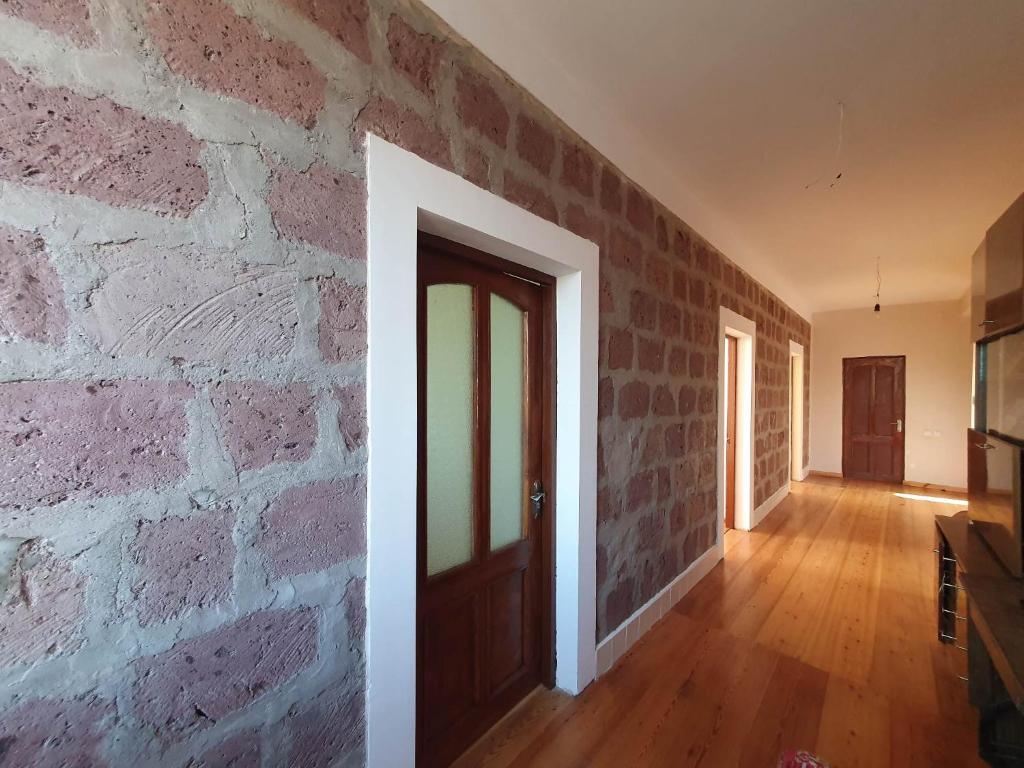 Fotografie z fotogalerie ubytování Moreni Guest House v destinaci Gavarr