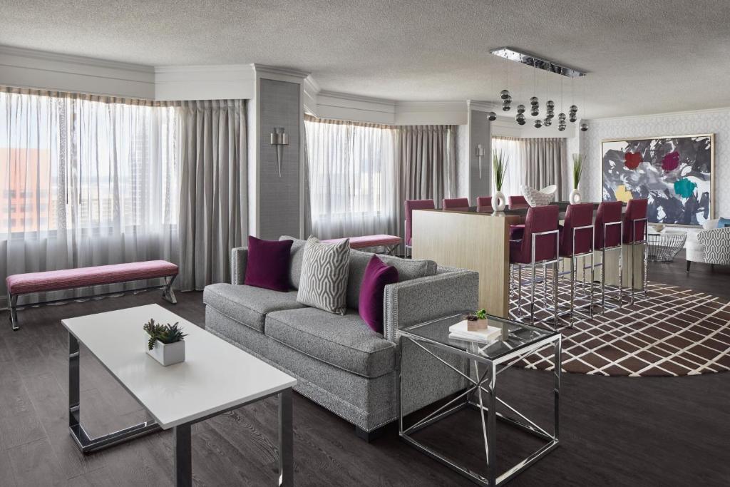 Posezení v ubytování Crystal Gateway Marriott