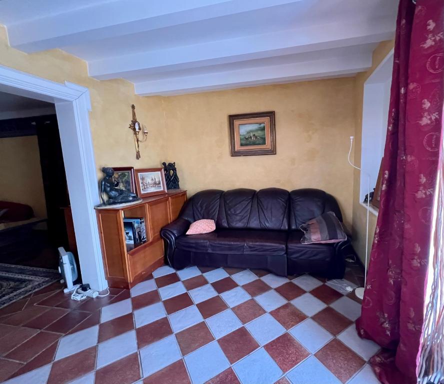 Posedenie v ubytovaní "Flora B&B "- Rooms in Privat Home