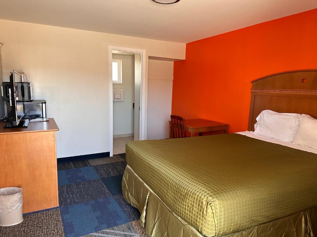 Gateway Lodge - Queen Room