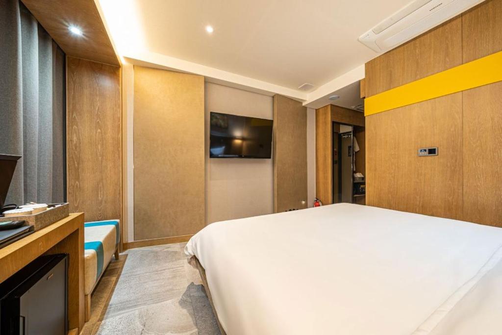TV a/nebo společenská místnost v ubytování Hotel Ritz