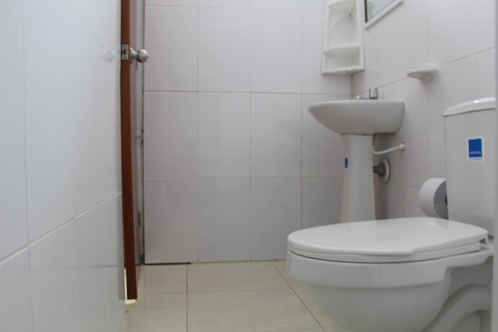 Koupelna v ubytování CASAS BLANCAS Coveñas