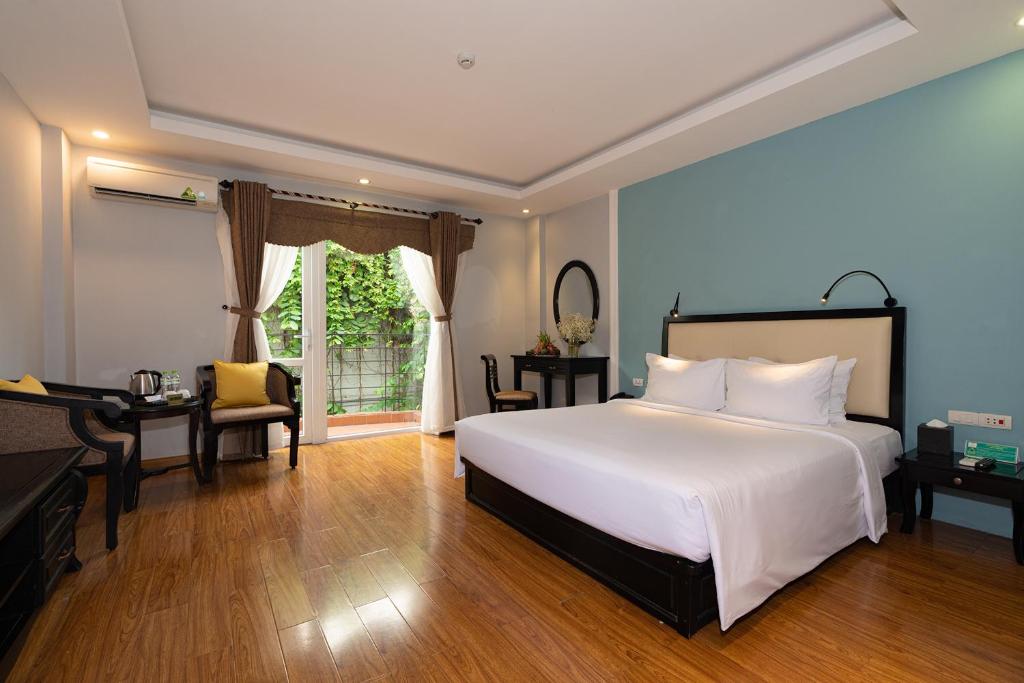 Phòng Deluxe Giường Đôi Có Ban Công