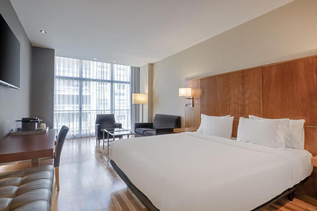 Postel nebo postele na pokoji v ubytování AC Hotel Aitana by Marriott