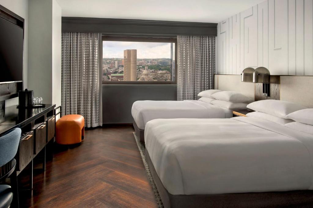 Postel nebo postele na pokoji v ubytování Boston Marriott Copley Place
