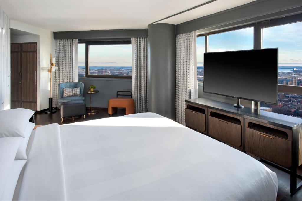 TV a/nebo společenská místnost v ubytování Boston Marriott Copley Place