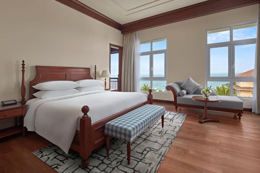Phòng Deluxe có giường cỡ King và nhìn ra Đại dương