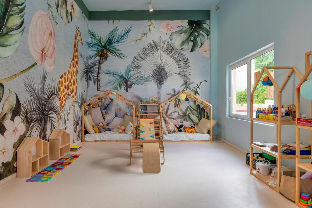 Dětský klub v ubytování Georgioupolis Suites & Aqua Park