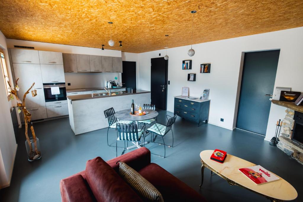 Kuchyň nebo kuchyňský kout v ubytování B&B La Forge de Diogne