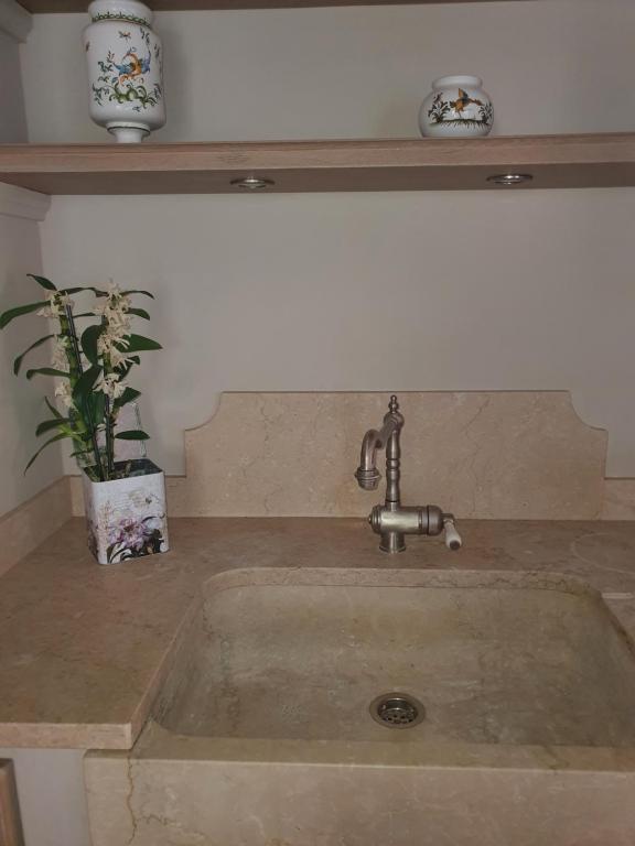 Kylpyhuone majoituspaikassa Gîte le Félibre